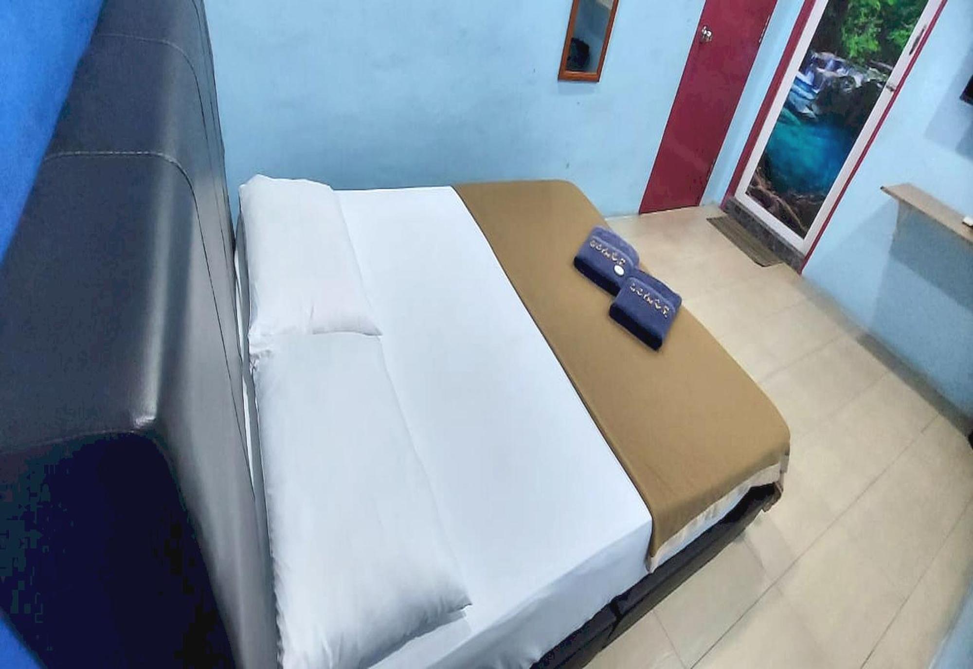 Oyo 90937 Tanjak Hotel Άλορ Σταρ Εξωτερικό φωτογραφία