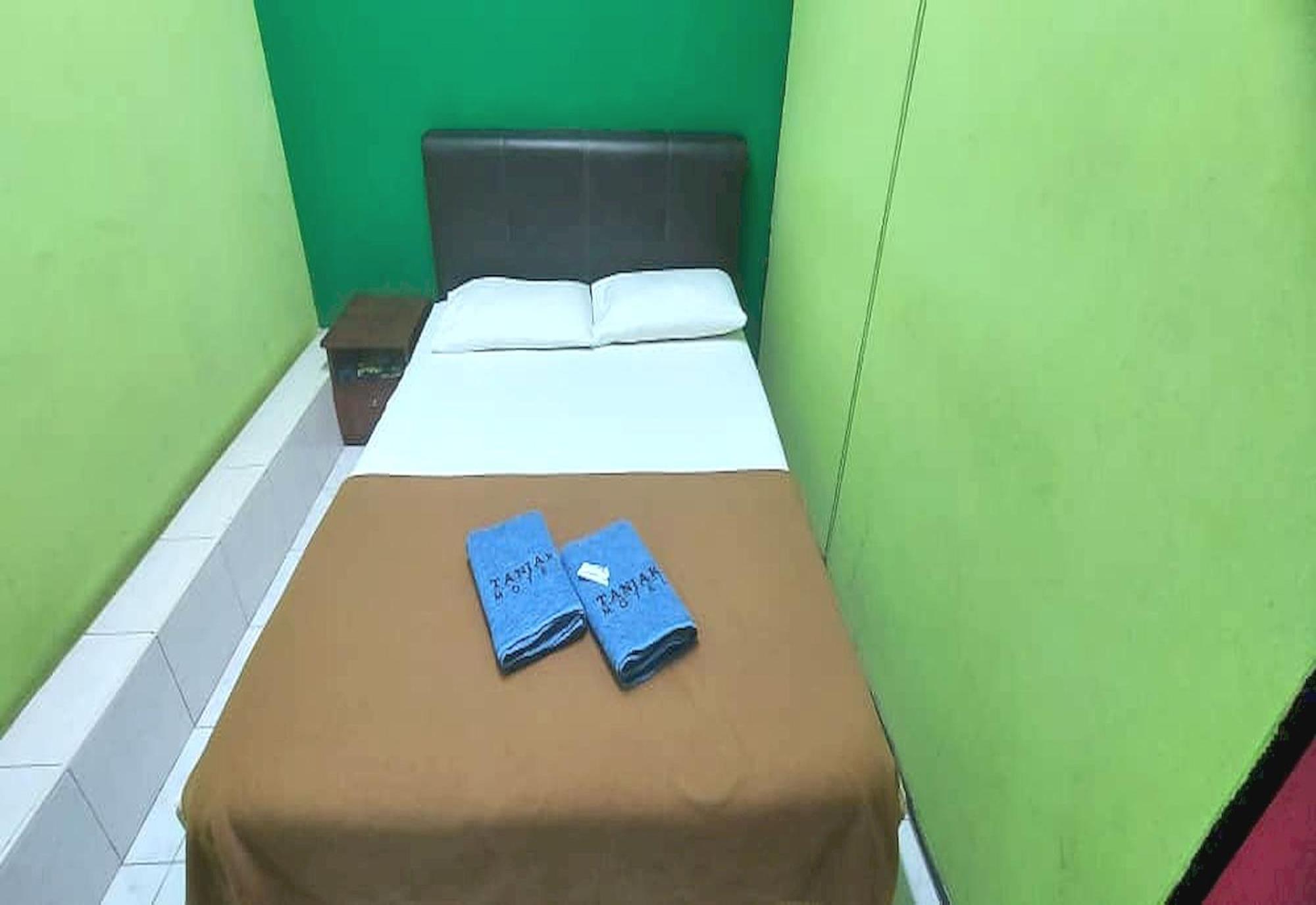Oyo 90937 Tanjak Hotel Άλορ Σταρ Εξωτερικό φωτογραφία