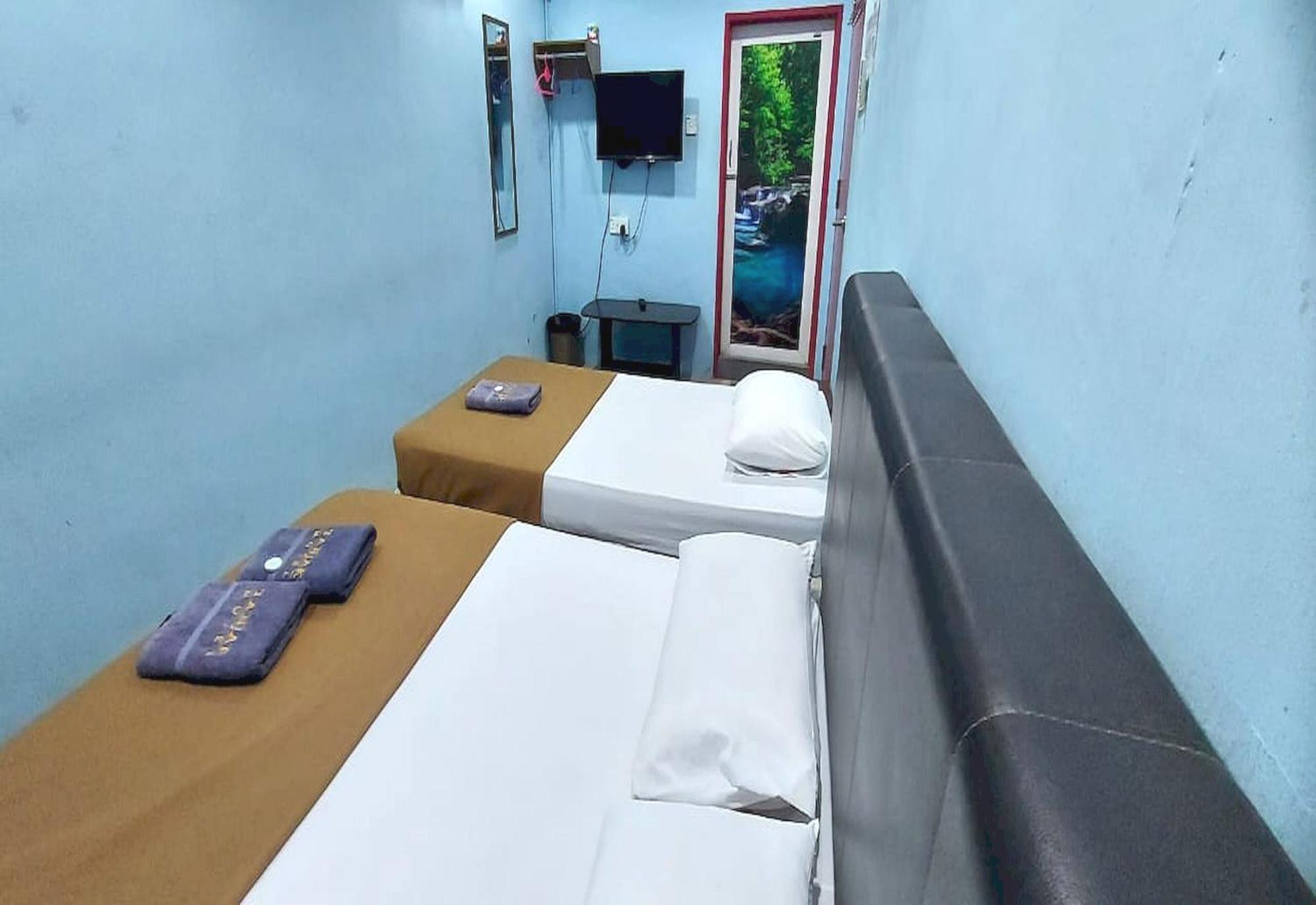 Oyo 90937 Tanjak Hotel Άλορ Σταρ Εξωτερικό φωτογραφία